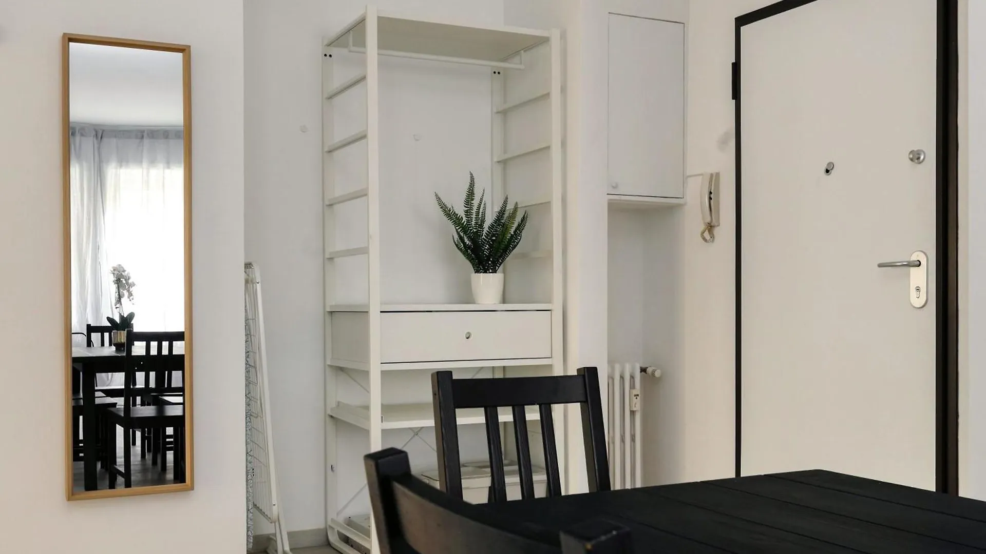 Joivy Charming 2Br Flat Near Citylife Милан