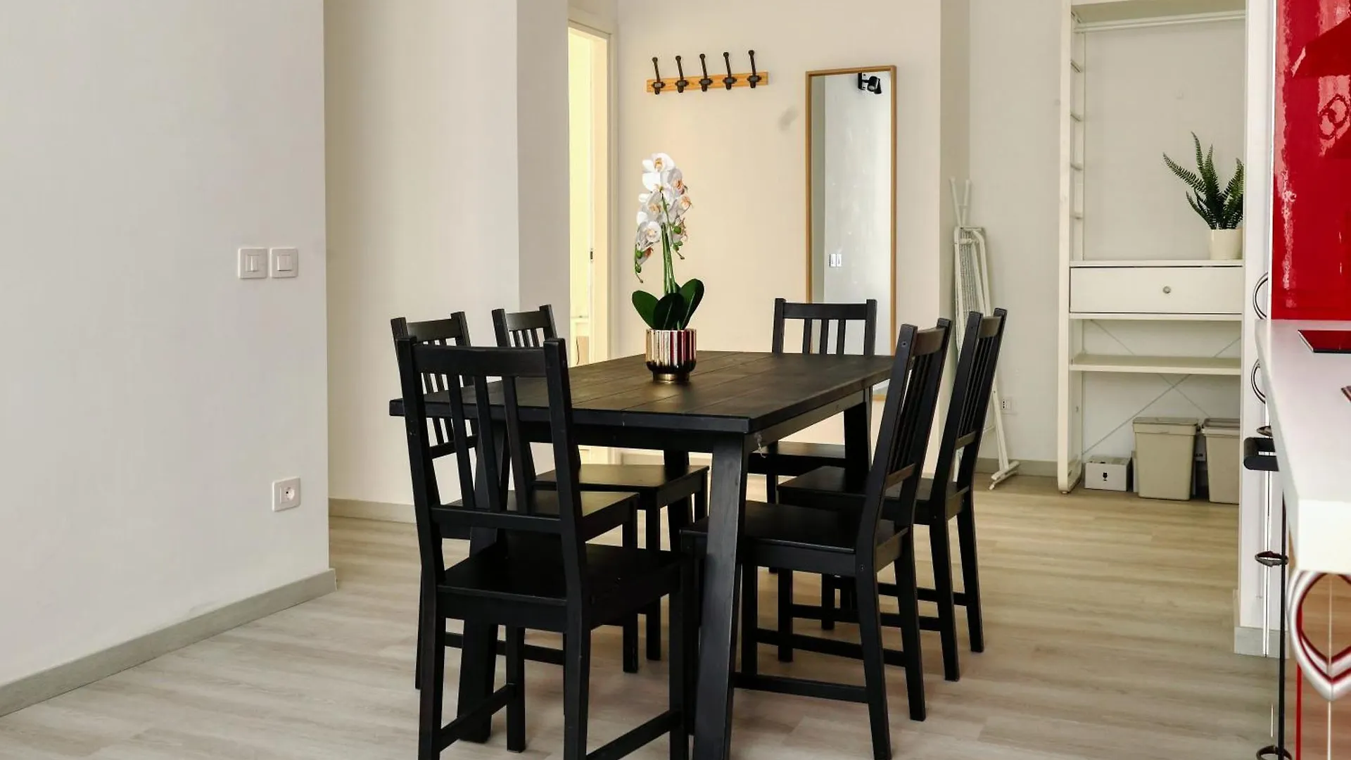Joivy Charming 2Br Flat Near Citylife Milano Italia